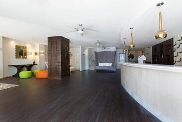 The Rockley By Ocean Hotels   Breakfast Included