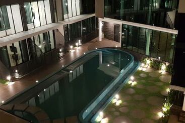 هتل Hermitage Boutique House