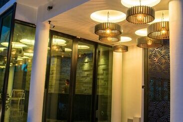 هتل Hermitage Boutique House