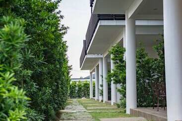 هتل Hermitage Boutique House