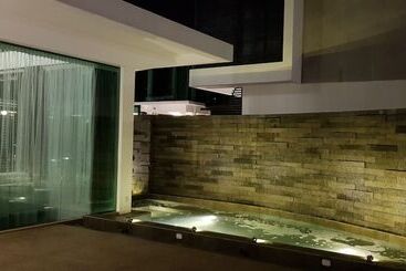 هتل Hermitage Boutique House