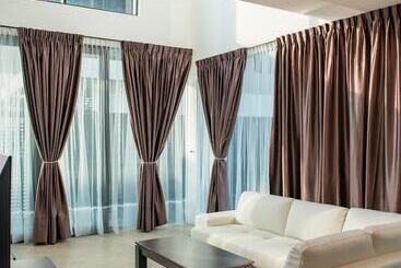 هتل Hermitage Boutique House