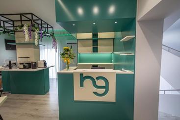 تختخواب و صبحانه Holygold Suite