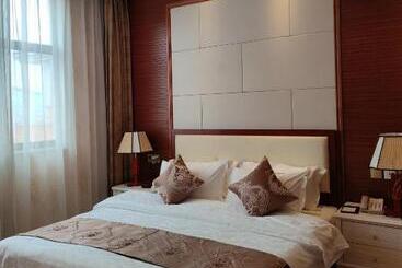 Golden Peacock Hotel Blantyre