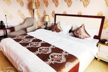 Golden Peacock Hotel Blantyre