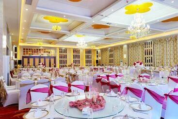 Golden Peacock Hotel Blantyre