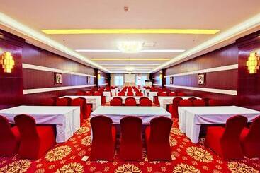 Golden Peacock Hotel Blantyre