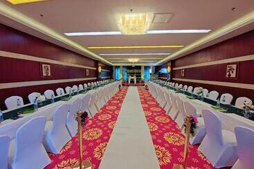 Golden Peacock Hotel Blantyre