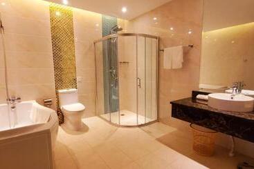 Golden Peacock Hotel Blantyre