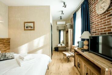هتل Acsa Inn