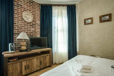 هتل Acsa Inn