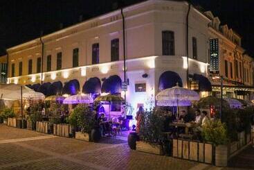 هتل Acsa Inn