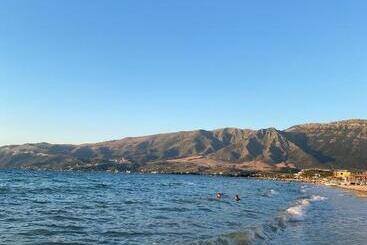 בית מלון כפרי Adriatik Orikum