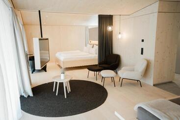 בית מלון כפרי Amrai Suites