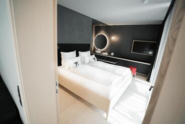 בית מלון כפרי Amrai Suites