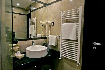 Boutique Hotel Divina