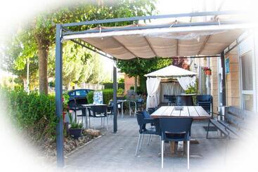 پانسیون Hostal La Llave
