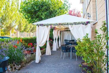 پانسیون Hostal La Llave