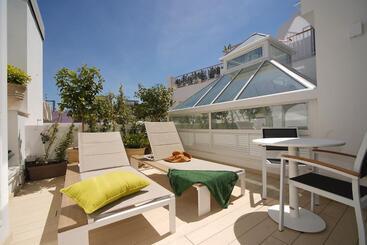 Plaza Mina Suites   Adults Recommended By Luxury Suites Cadiz