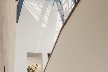هتل Bergs Suites