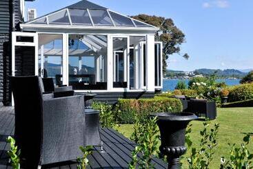 هتل Black Swan Lakeside Boutique