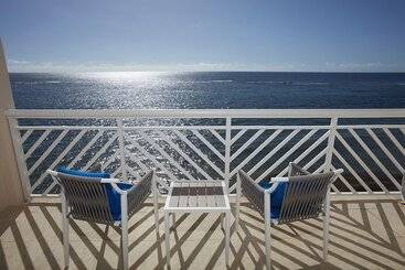 هتل Divi Carina Bay All Inclusive Beach Resort & Casino