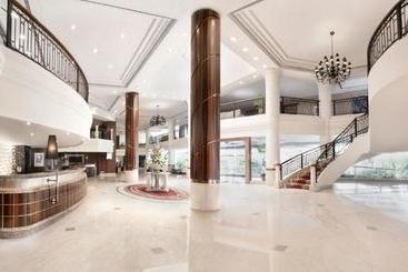 هتل Dorsett Grand Subang