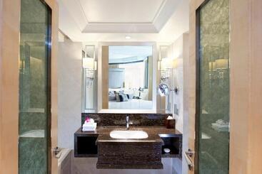 هتل Dorsett Grand Subang