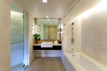 هتل Dorsett Grand Subang