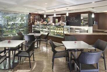 هتل Dorsett Grand Subang