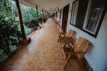 هتل Hacienda Guachipelin