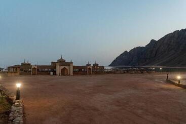 هتل Happy Life Village Dahab