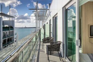 هتل Hilton Auckland