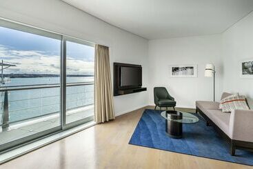 هتل Hilton Auckland