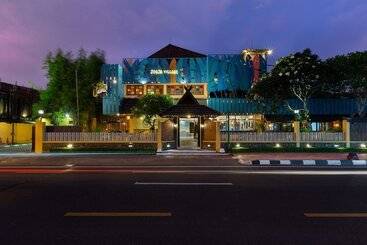 酒店 Jogja Village