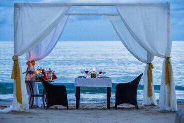 هتل Khaolak Emerald Beach Resort And Spa