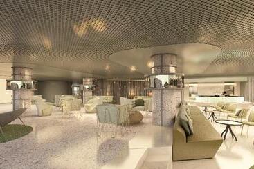 호텔 Next   By Savoy Signature