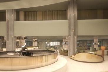 호텔 Next   By Savoy Signature