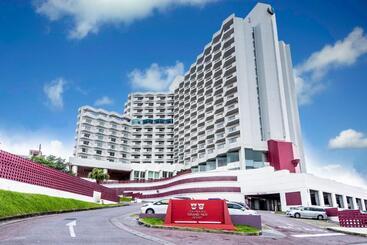 هتل Okinawa Grand Mer Resort