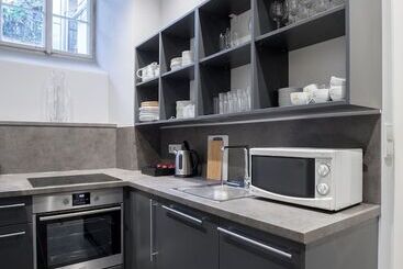 فندق Old Town Square Residence By Emblem