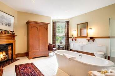 هتل Otahuna Lodge
