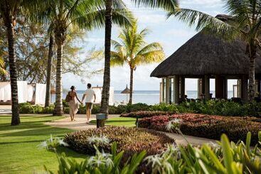 هتل Outrigger Mauritius Beach Resort