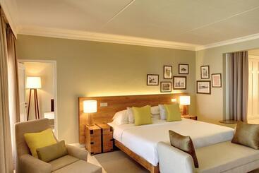 هتل Outrigger Mauritius Beach Resort
