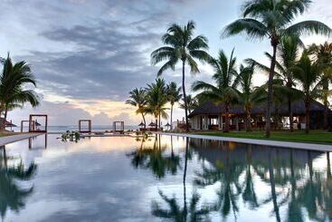 هتل Outrigger Mauritius Beach Resort