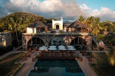 هتل Outrigger Mauritius Beach Resort