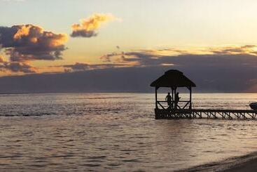 هتل Outrigger Mauritius Beach Resort