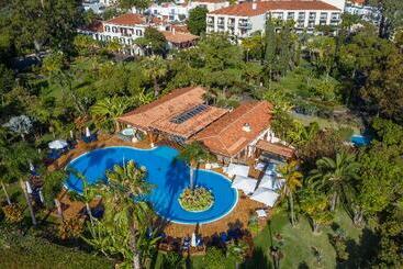 هتل Quinta Jardins Do Lago