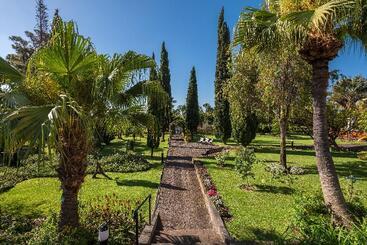 هتل Quinta Jardins Do Lago