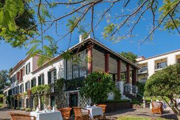 هتل Quinta Jardins Do Lago