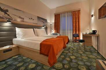 Ramada Airport Hotel Prague